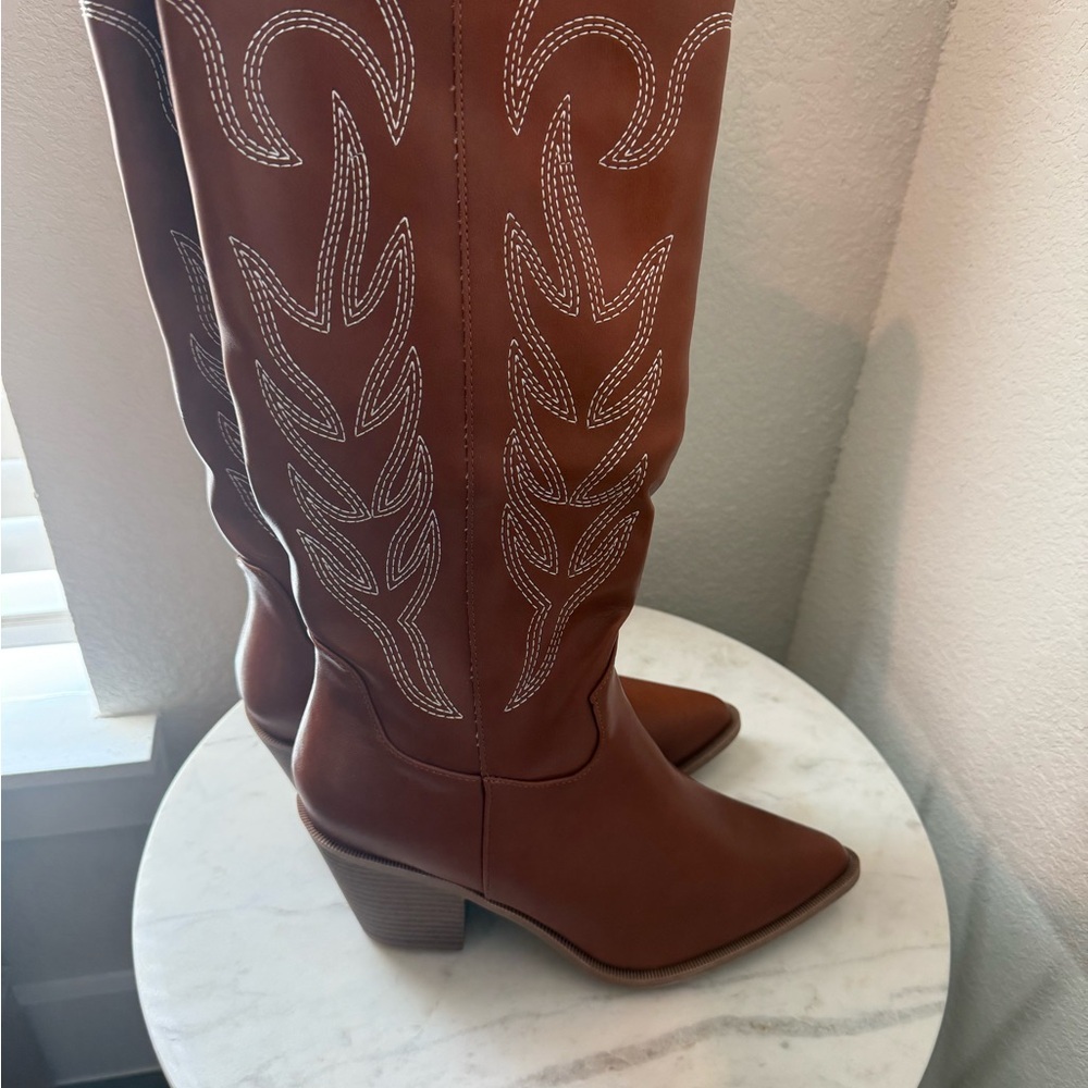Fashion Nova Brown Western-Style Women's Boots (NWT)